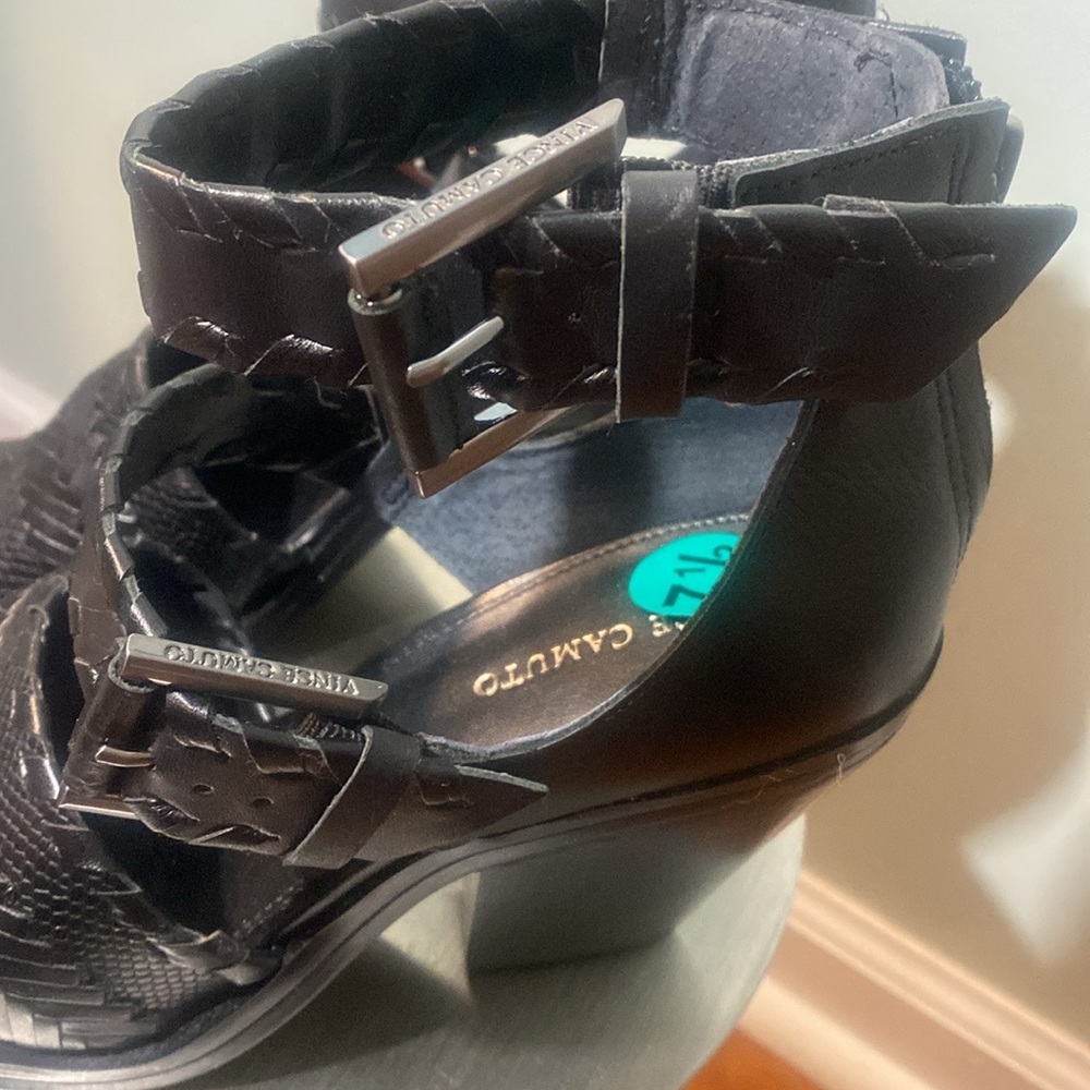 NWT VINCE CAMUTO WOMEN’S SURALYN SANDALS - Picture 5 of 12